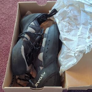 Black Women's Athletic Shoes